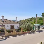 Carlitos Tatil Evi Comares